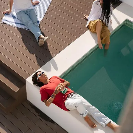 Outsite - Work, Connect, Explore 4*