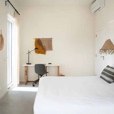 Outsite - Work, Connect, Explore 4*