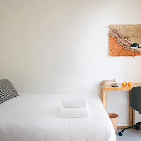 Outsite - Work, Connect, Explore Vendégház