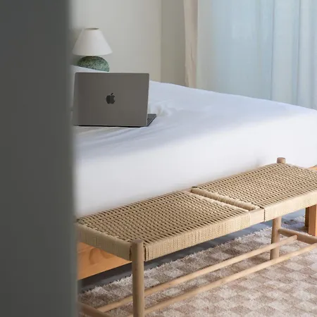 Outsite - Work, Connect, Explore サグレス