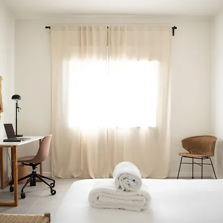 Outsite - Work, Connect, Explore ゲストハウス 4*