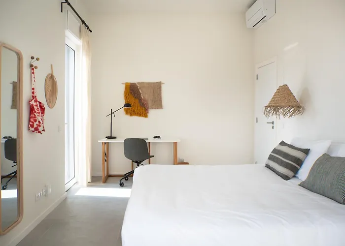 Outsite - Work, Connect, Explore 4*