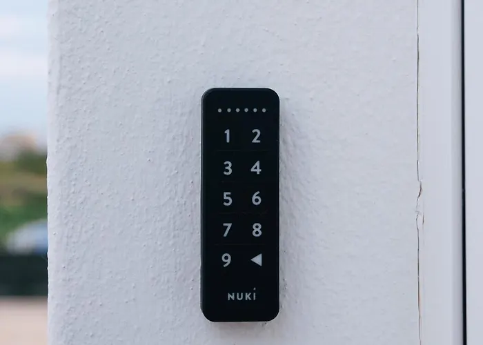 Outsite - Work, Connect, Explore