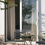 Outsite - Work, Connect, Explore 4* 사그레스
