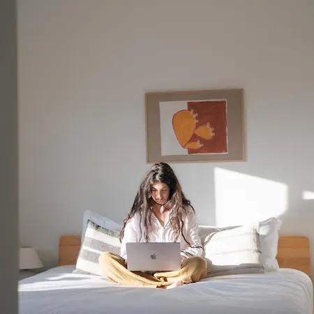 Outsite - Work, Connect, Explore בית הארחה