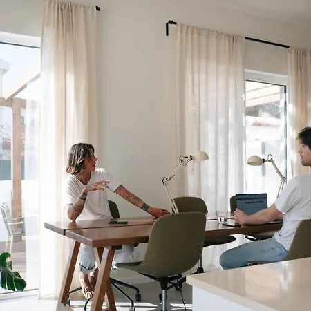 Outsite - Work, Connect, Explore בית הארחה 4*