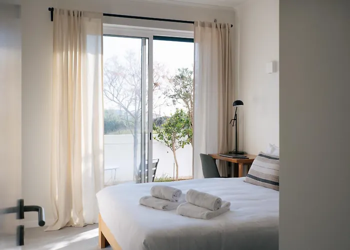 Outsite - Work, Connect, Explore סאגרש