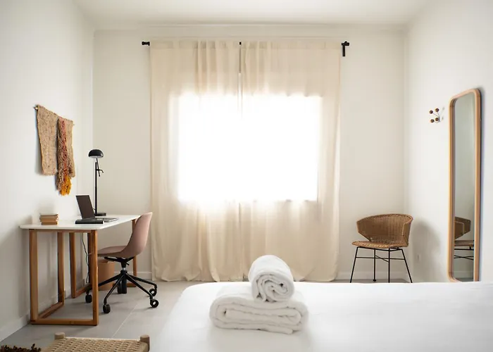 Outsite - Work, Connect, Explore בית הארחה 4*